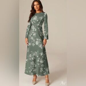AW BRIDAL GINEVRA DRESS
Satin Charmeuse Trumpet Teal Rose Sz 8